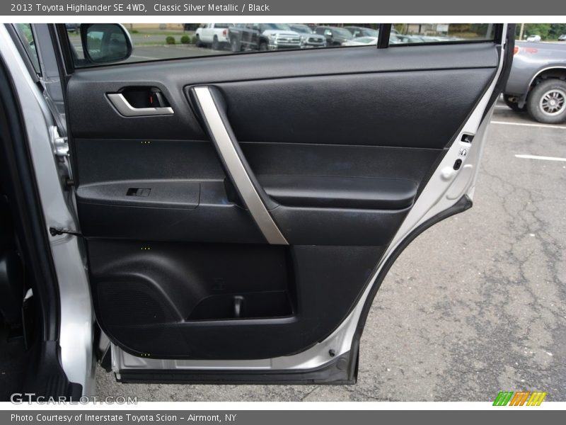 Classic Silver Metallic / Black 2013 Toyota Highlander SE 4WD