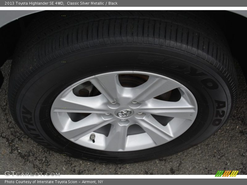 Classic Silver Metallic / Black 2013 Toyota Highlander SE 4WD