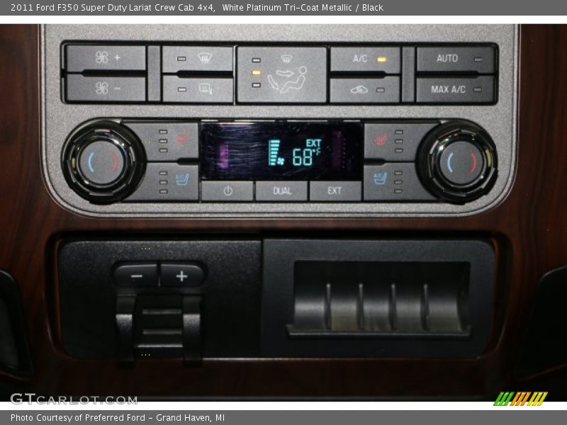 White Platinum Tri-Coat Metallic / Black 2011 Ford F350 Super Duty Lariat Crew Cab 4x4