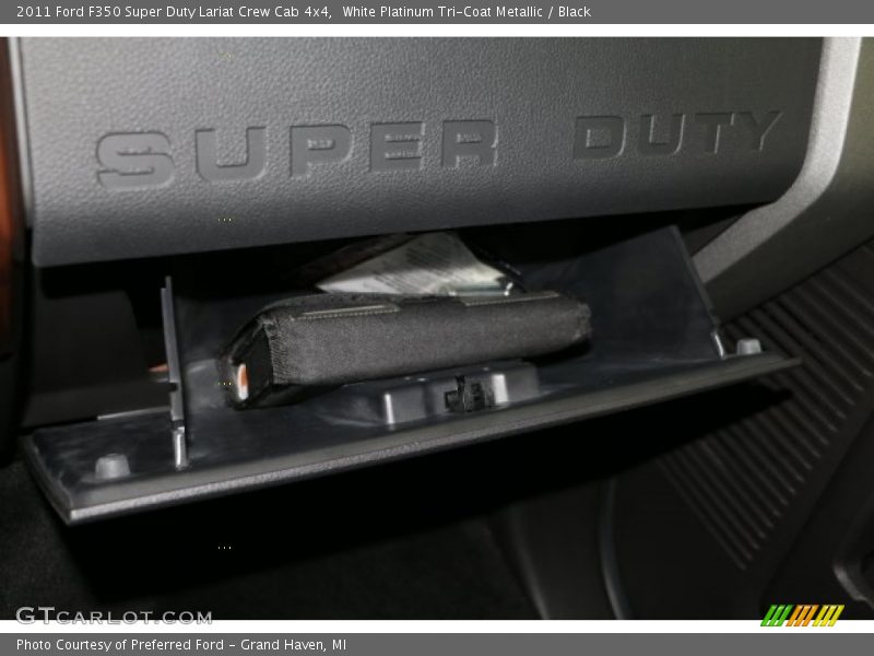 White Platinum Tri-Coat Metallic / Black 2011 Ford F350 Super Duty Lariat Crew Cab 4x4