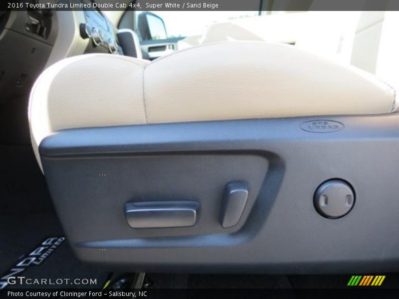 Super White / Sand Beige 2016 Toyota Tundra Limited Double Cab 4x4