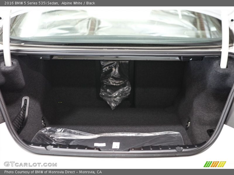 Alpine White / Black 2016 BMW 5 Series 535i Sedan