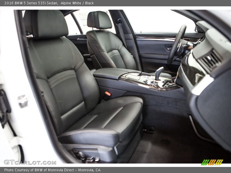 Alpine White / Black 2016 BMW 5 Series 535i Sedan