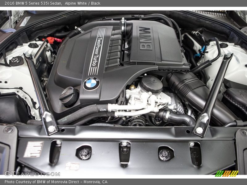 Alpine White / Black 2016 BMW 5 Series 535i Sedan