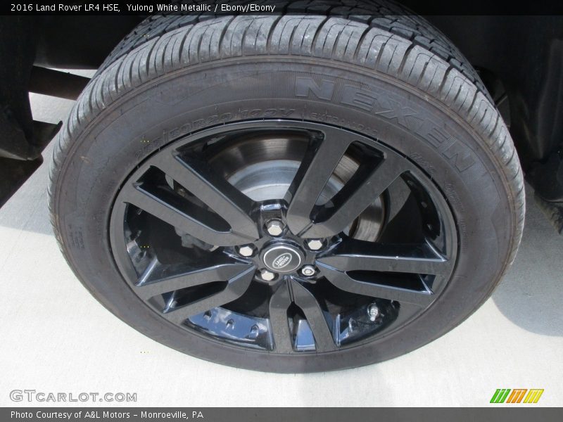 Yulong White Metallic / Ebony/Ebony 2016 Land Rover LR4 HSE