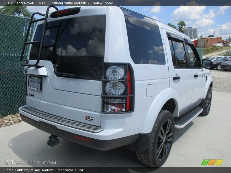Yulong White Metallic / Ebony/Ebony 2016 Land Rover LR4 HSE