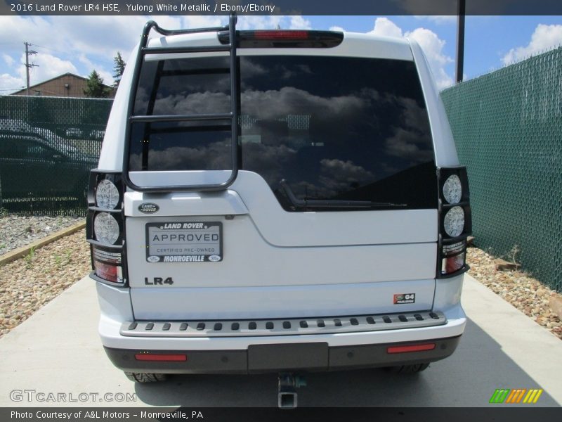 Yulong White Metallic / Ebony/Ebony 2016 Land Rover LR4 HSE