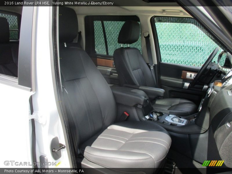 Yulong White Metallic / Ebony/Ebony 2016 Land Rover LR4 HSE