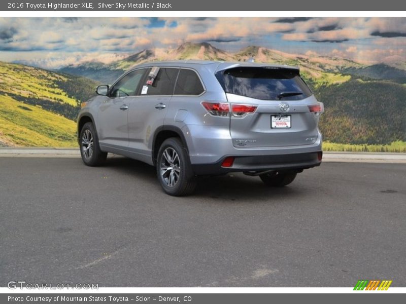 Silver Sky Metallic / Black 2016 Toyota Highlander XLE