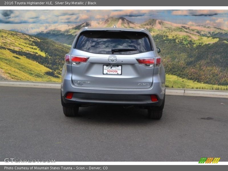 Silver Sky Metallic / Black 2016 Toyota Highlander XLE