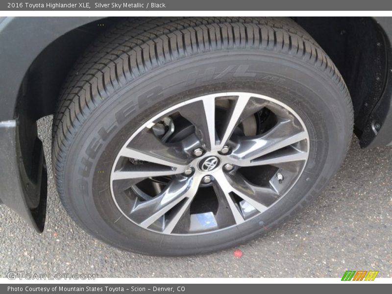 Silver Sky Metallic / Black 2016 Toyota Highlander XLE