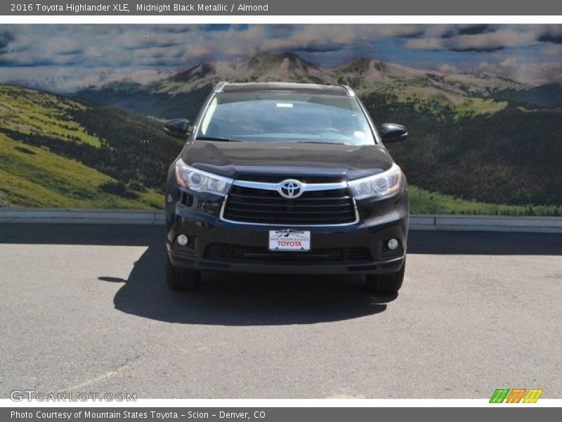 Midnight Black Metallic / Almond 2016 Toyota Highlander XLE