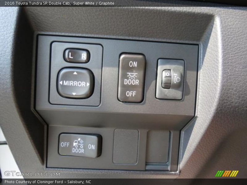 Super White / Graphite 2016 Toyota Tundra SR Double Cab