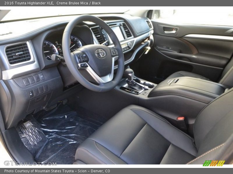 Creme Brulee Mica / Black 2016 Toyota Highlander XLE