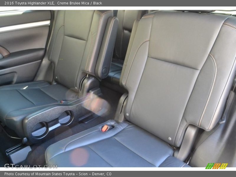 Creme Brulee Mica / Black 2016 Toyota Highlander XLE