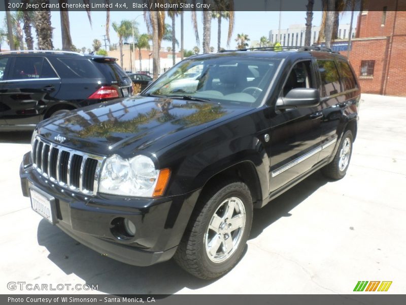 Front 3/4 View of 2007 Grand Cherokee Limited 4x4