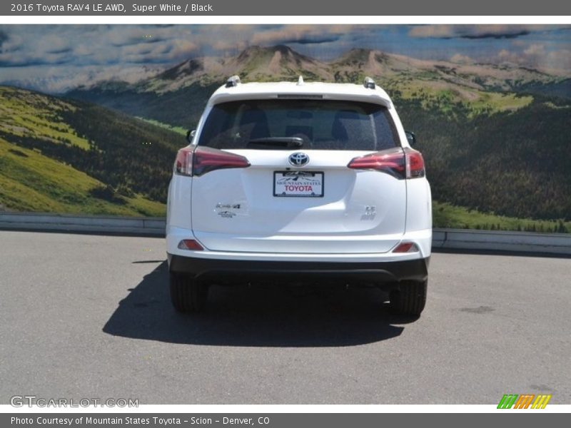 Super White / Black 2016 Toyota RAV4 LE AWD