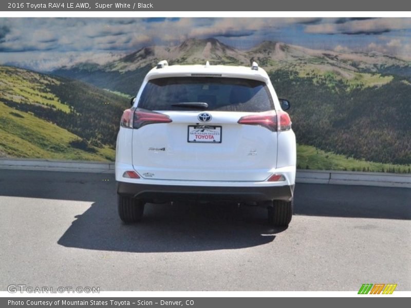 Super White / Black 2016 Toyota RAV4 LE AWD