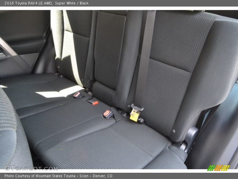 Super White / Black 2016 Toyota RAV4 LE AWD