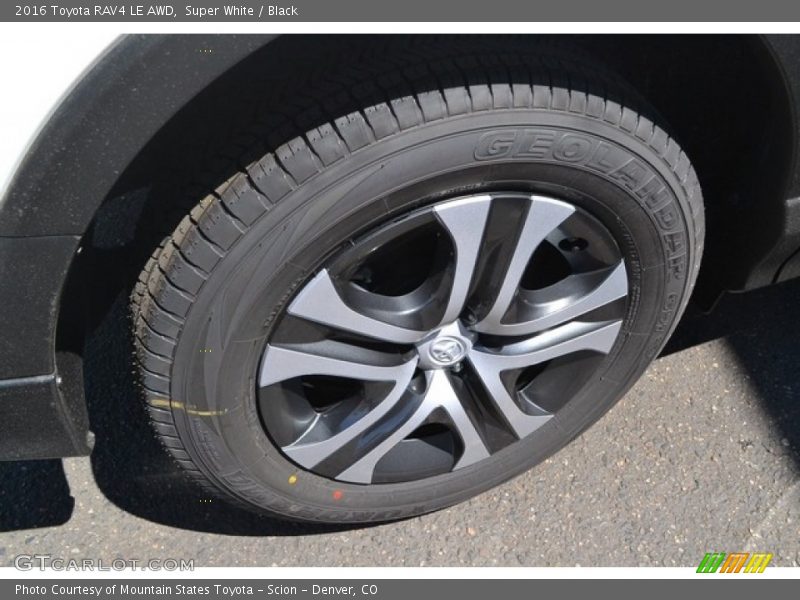 Super White / Black 2016 Toyota RAV4 LE AWD