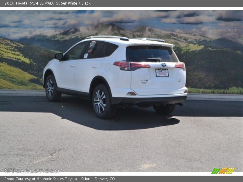 Super White / Black 2016 Toyota RAV4 LE AWD
