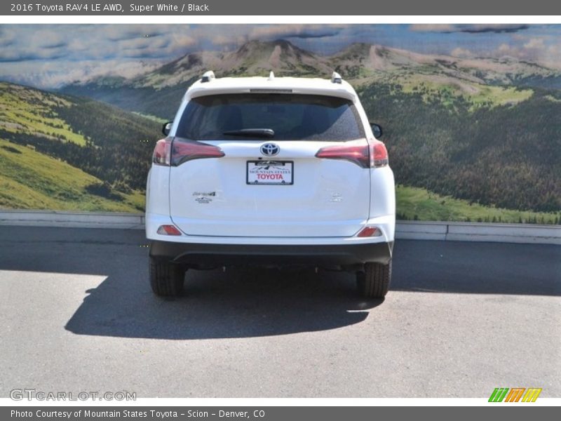 Super White / Black 2016 Toyota RAV4 LE AWD