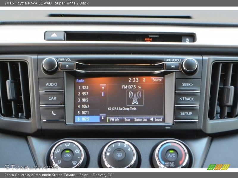 Super White / Black 2016 Toyota RAV4 LE AWD
