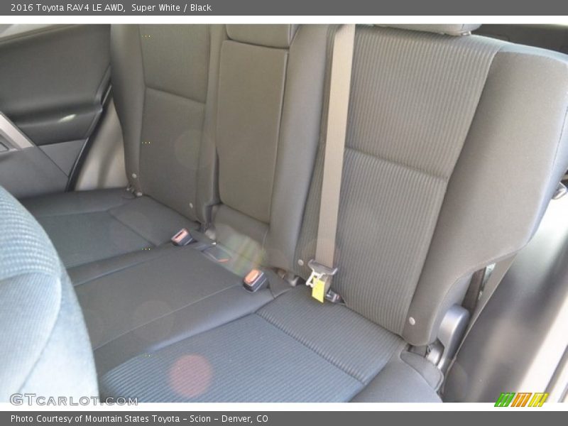 Super White / Black 2016 Toyota RAV4 LE AWD