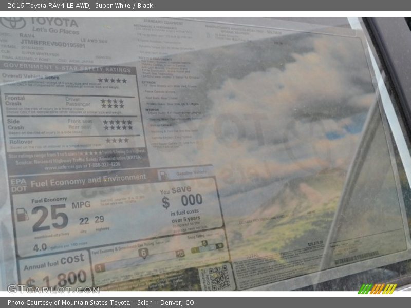 Super White / Black 2016 Toyota RAV4 LE AWD