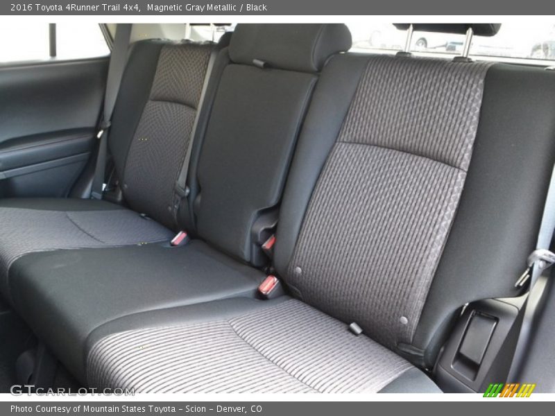 Magnetic Gray Metallic / Black 2016 Toyota 4Runner Trail 4x4
