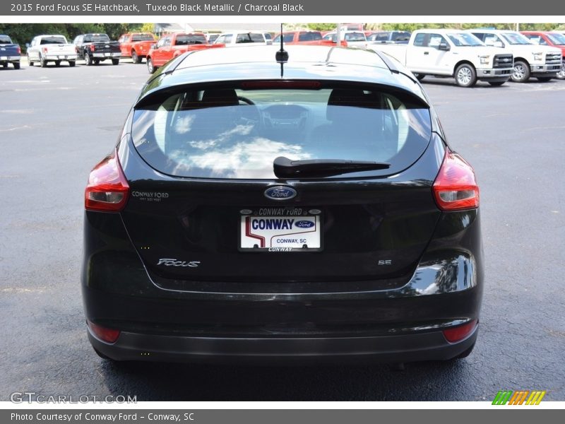 Tuxedo Black Metallic / Charcoal Black 2015 Ford Focus SE Hatchback