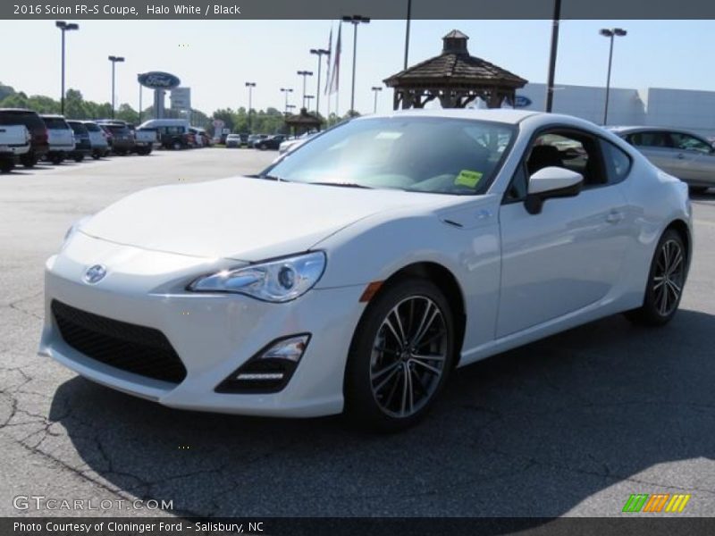 Halo White / Black 2016 Scion FR-S Coupe