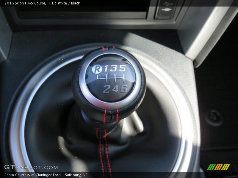 Halo White / Black 2016 Scion FR-S Coupe