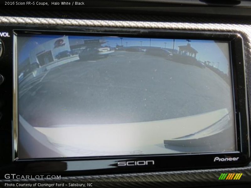 Halo White / Black 2016 Scion FR-S Coupe