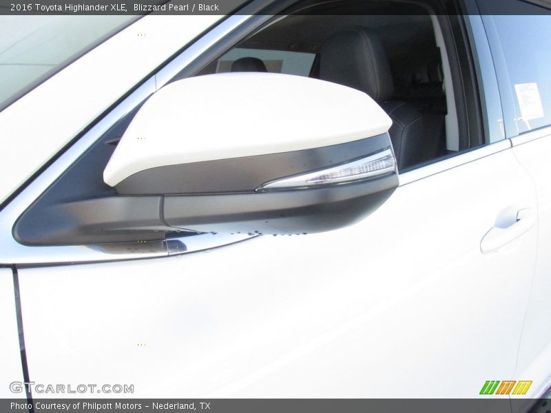 Blizzard Pearl / Black 2016 Toyota Highlander XLE
