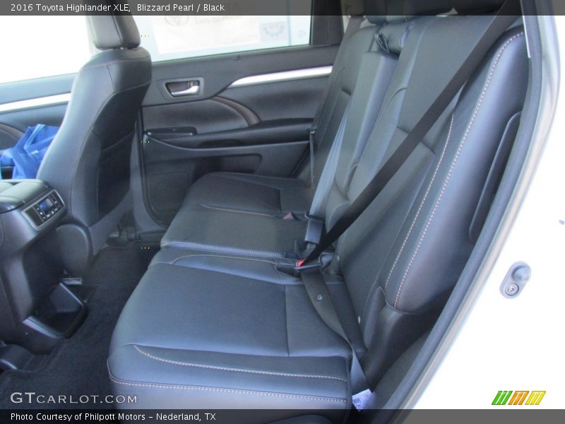 Blizzard Pearl / Black 2016 Toyota Highlander XLE