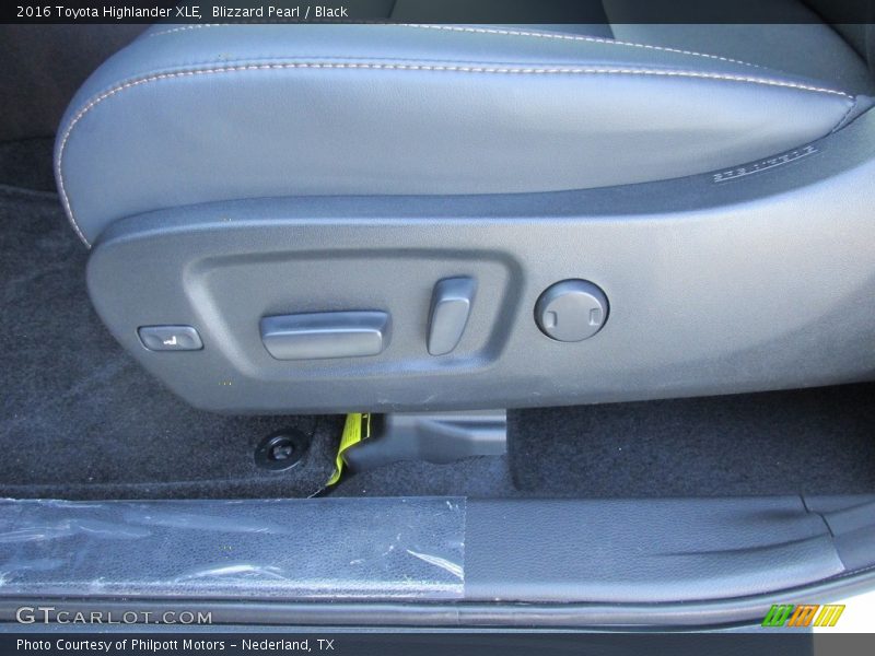 Blizzard Pearl / Black 2016 Toyota Highlander XLE