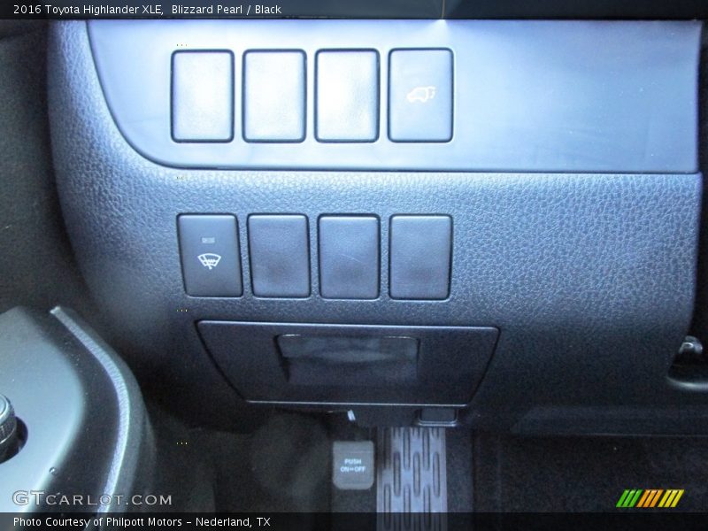 Blizzard Pearl / Black 2016 Toyota Highlander XLE