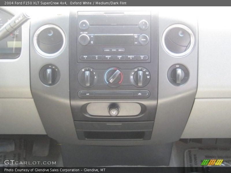 Oxford White / Medium/Dark Flint 2004 Ford F150 XLT SuperCrew 4x4