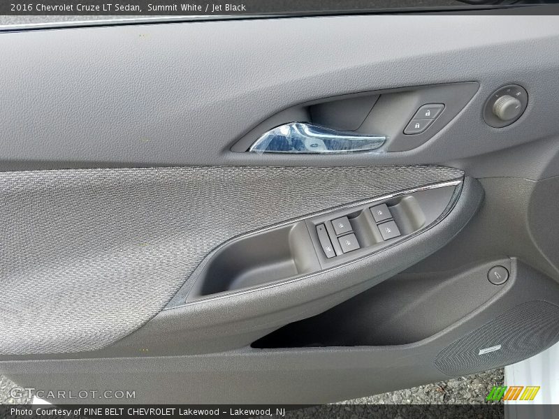 Summit White / Jet Black 2016 Chevrolet Cruze LT Sedan