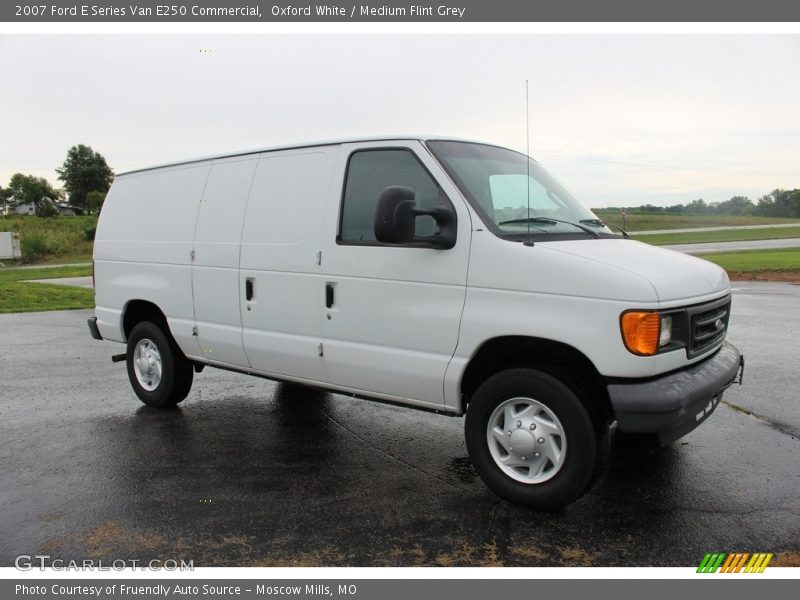 Oxford White / Medium Flint Grey 2007 Ford E Series Van E250 Commercial