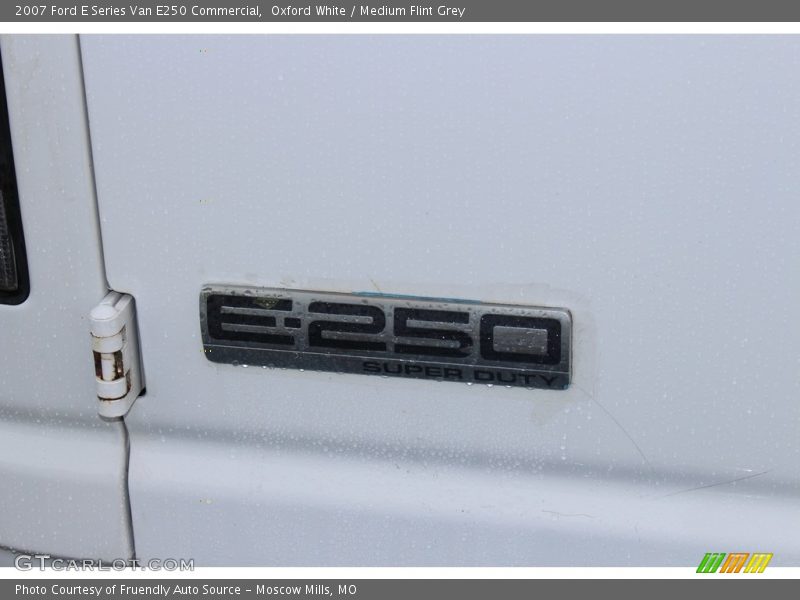 Oxford White / Medium Flint Grey 2007 Ford E Series Van E250 Commercial