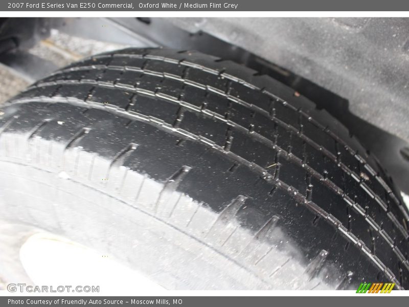 Oxford White / Medium Flint Grey 2007 Ford E Series Van E250 Commercial