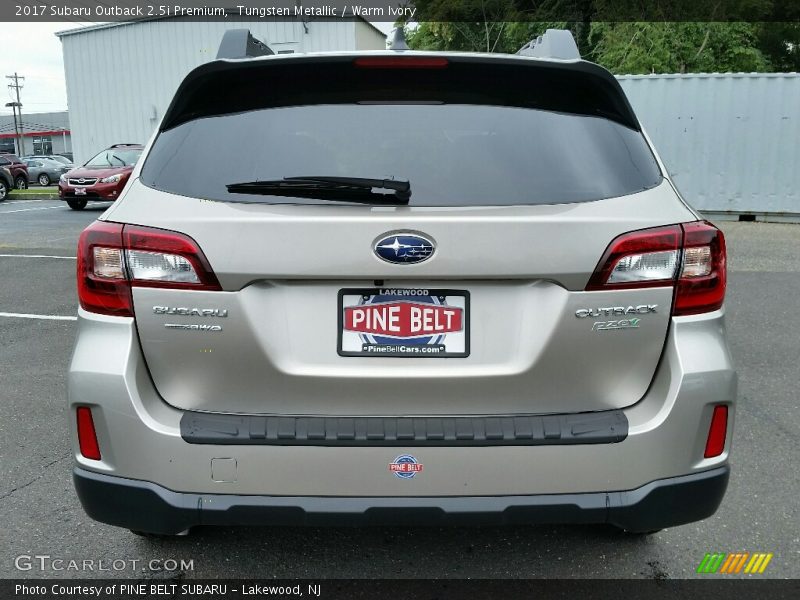 Tungsten Metallic / Warm Ivory 2017 Subaru Outback 2.5i Premium