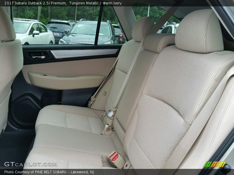 Tungsten Metallic / Warm Ivory 2017 Subaru Outback 2.5i Premium