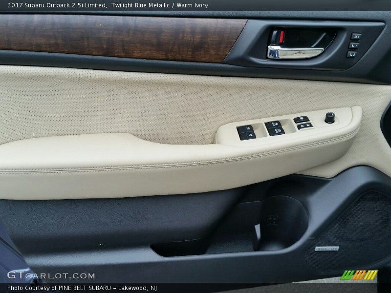 Door Panel of 2017 Outback 2.5i Limited