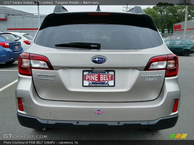 Tungsten Metallic / Warm Ivory 2017 Subaru Outback 2.5i Limited
