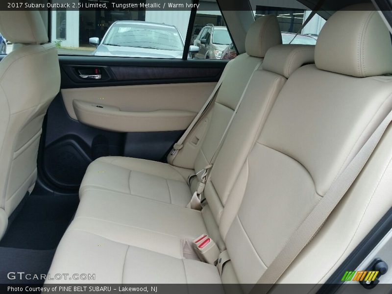 Tungsten Metallic / Warm Ivory 2017 Subaru Outback 2.5i Limited