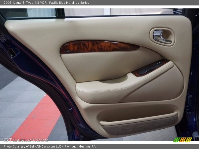 Pacific Blue Metallic / Barley 2005 Jaguar S-Type 4.2 VDP