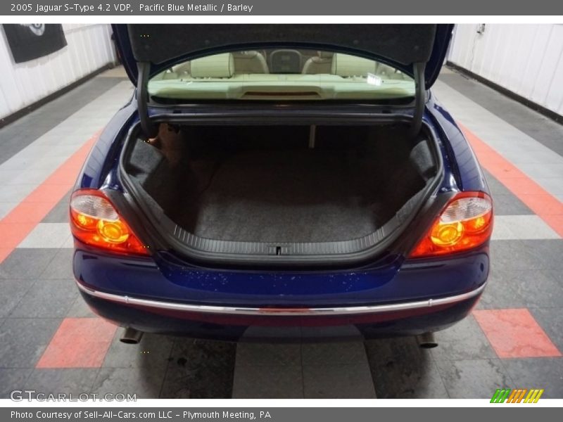Pacific Blue Metallic / Barley 2005 Jaguar S-Type 4.2 VDP